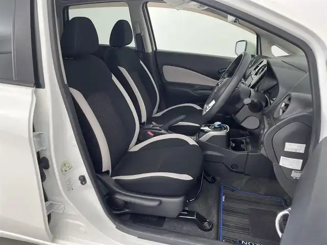 日産 ノート e－パワー X 群馬県 2019(平31)年 6.5万km ブリリアントホワイトパール アラウンドビューモニター/インテリジェントルームミラー/ヒーター付ドアミラー/LEDヘッドランプ/＝＝＝＝＝＝/純正7インチナビ/(AM/FM/Bluetooth/フルセグTV/CD/DVD/AUX)/純正前方ドライブレコーダー(DJ4-D)/エマージェンシーブレーキ/レーンキープアシスト/ETC/プッシュスタート/スマートキー/純正15インチアルミホイール