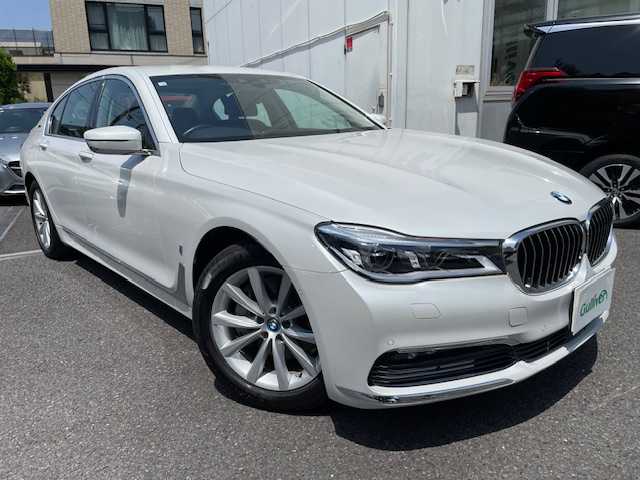 ＢＭＷ ７４０ｅ アイパフォーマンス 東京都 2016(平28)年 1.2万km アルピンホワイトⅢ ドライビングアシストプラス（詳細は検査員記入欄参照）/ドライブモードセレクト・ハイトコントロール/ワンオーナー/保証書・取説/H29.31.R1.2.3.5.7ディーラー記録簿有/コンフォートアクセス・スマートキー×2/革巻きステア・オートチルト・ステアリングスイッチ/マルチディスプレイメーター/エクスクルーシブナッパレザーシート（黒）/前席メモリ付パワーシート＆ベンチレーター＆マッサージ機能付き/全席シートヒーター・リア＆後席オートサンシェード/純正HDDナビ(10.25インチワイドディスプレイ）/DVD/CD/USB/BT/MSV/AppleCarPlay/AndroidAuto/ハーマン/カードんサラウンドサウンド（16スピーカー）/360°ビューカメラ・パーキングアシスト/ルームミラー型ETC/外フロントドラレコ/純正18インチアルミ/パワートランク/全ドアイージークロージャー/アダプティブLEDヘッドライト・オートライト・LEDフォグ/AUTOHOLD