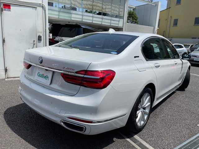 ＢＭＷ ７４０ｅ アイパフォーマンス 東京都 2016(平28)年 1.2万km アルピンホワイトⅢ ドライビングアシストプラス（詳細は検査員記入欄参照）/ドライブモードセレクト・ハイトコントロール/ワンオーナー/保証書・取説/H29.31.R1.2.3.5.7ディーラー記録簿有/コンフォートアクセス・スマートキー×2/革巻きステア・オートチルト・ステアリングスイッチ/マルチディスプレイメーター/エクスクルーシブナッパレザーシート（黒）/前席メモリ付パワーシート＆ベンチレーター＆マッサージ機能付き/全席シートヒーター・リア＆後席オートサンシェード/純正HDDナビ(10.25インチワイドディスプレイ）/DVD/CD/USB/BT/MSV/AppleCarPlay/AndroidAuto/ハーマン/カードんサラウンドサウンド（16スピーカー）/360°ビューカメラ・パーキングアシスト/ルームミラー型ETC/外フロントドラレコ/純正18インチアルミ/パワートランク/全ドアイージークロージャー/アダプティブLEDヘッドライト・オートライト・LEDフォグ/AUTOHOLD
