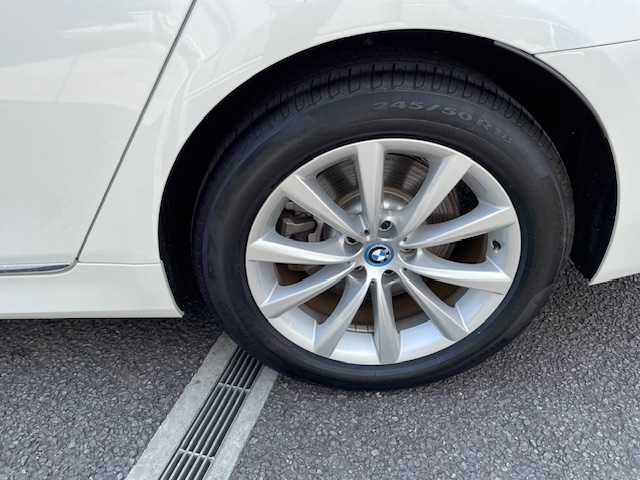 ＢＭＷ ７４０ｅ アイパフォーマンス 東京都 2016(平28)年 1.2万km アルピンホワイトⅢ ドライビングアシストプラス（詳細は検査員記入欄参照）/ドライブモードセレクト・ハイトコントロール/ワンオーナー/保証書・取説/H29.31.R1.2.3.5.7ディーラー記録簿有/コンフォートアクセス・スマートキー×2/革巻きステア・オートチルト・ステアリングスイッチ/マルチディスプレイメーター/エクスクルーシブナッパレザーシート（黒）/前席メモリ付パワーシート＆ベンチレーター＆マッサージ機能付き/全席シートヒーター・リア＆後席オートサンシェード/純正HDDナビ(10.25インチワイドディスプレイ）/DVD/CD/USB/BT/MSV/AppleCarPlay/AndroidAuto/ハーマン/カードんサラウンドサウンド（16スピーカー）/360°ビューカメラ・パーキングアシスト/ルームミラー型ETC/外フロントドラレコ/純正18インチアルミ/パワートランク/全ドアイージークロージャー/アダプティブLEDヘッドライト・オートライト・LEDフォグ/AUTOHOLD