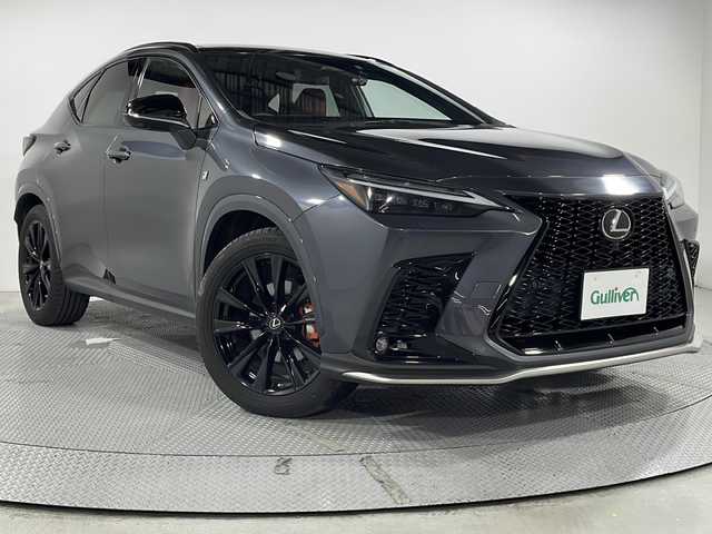 レクサス ＮＸ 350h Fスポーツ 広島県 2022(令4)年 1.8万km ソニッククロム パノラマルーフ/純正14型ディスプレイオーディオ/・メモリナビ/・AppleCarPlay/AndroidAuto/・フルセグTV/OPオレンジキャリパー/三眼LEDヘッドランプ/ルーフレール/パノラミックビューモニター/ブラインドスポットモニター/デジタルインナーミラー/ヘッドアップディスプレイ/レクサスセーフティシステム/・プリクラッシュセーフティ/・レーンディパーチャーアラート/・レーントレーシングアシスト/・アダプティブハイビーム/・レーダークルーズコントロール/・プロアクティブドライビングアシスト/赤革シート/シートヒーター/ベンチレーション/パワーシート/ステアリングヒーター/パドルシフト/ハンズフリーパワーバックドア/ワイヤレス充電/ETC2.0/ドライブレコーダー/USB入力端子/AC100V/100W電源