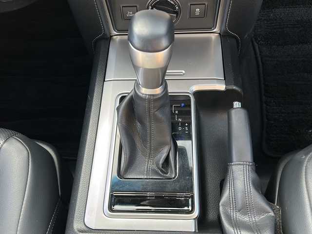 トヨタ ランドクルーザー プラド TX Lパッケージ 茨城県 2020(令2)年 5.5万km ホワイトパールクリスタルシャイン モデリスタエアロ/ムーンルーフ/ALPINE製後席ヘッドレストモニター/ALPINEフローティングナビ/CD/DVD/Bluetooth/フルセグTV/バックカメラ/トヨタセーフティセンス/・プリクラッシュセーフティ/・レーンディパーチャーアラート/・オートマチックハイビーム/・レーダークルーズコントロール/・ロードサインアシスト/先行者発進告知/ビルトインETC/前席パワーシート/前席シートヒーター/エアシート/RAYS製AW/純正19インチAW付きスタッドレスタイヤ4本あり 5mm/オートライト/LEDヘッドライト/社外ヒッチメンバー/airplexバグガード
