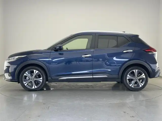 日産 キックス X 愛知県 2021(令3)年 3.1万km ダークブルー 純正９型ナビ　フルセグＴＶ　全方位カメラ　プロパイロット　デジタルインナーミラー　シートヒーター　ステアリングヒーター　ルーフレール　エマブレ　衝突軽減　追従クルコン　コーナーセンサー　ＬＥＤオートライト　フォグランプ　ハンドル支援　電動パーキングブレーキ　禁煙車