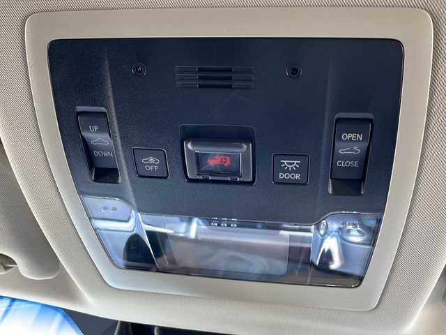 レクサス ＮＸ 300 Iパッケージ 静岡県 2018(平30)年 7.9万km ソニッククォーツ 純正メモリナビ/・CD/・DVD/・フルセグTV/・Bluetooth/・AM/・FM/主要装備/・サンルーフ/・衝突軽減/・ACC/・ブラインドスポットモニター/・バックカメラ/・パワーバックドア/・前方ドラレコ/・シートヒーター/・ステアリングヒーター/・LEDヘッドライト/・オートライト/・オートハイビーム/・純正フロアマット