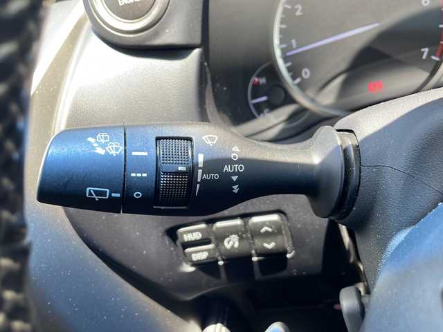 レクサス ＮＸ 300 Iパッケージ 静岡県 2018(平30)年 7.9万km ソニッククォーツ 純正メモリナビ/・CD/・DVD/・フルセグTV/・Bluetooth/・AM/・FM/主要装備/・サンルーフ/・衝突軽減/・ACC/・ブラインドスポットモニター/・バックカメラ/・パワーバックドア/・前方ドラレコ/・シートヒーター/・ステアリングヒーター/・LEDヘッドライト/・オートライト/・オートハイビーム/・純正フロアマット