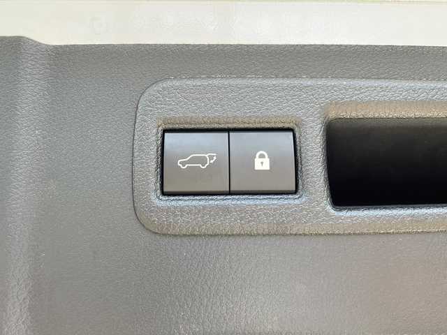 レクサス ＮＸ 300 Iパッケージ 静岡県 2018(平30)年 7.9万km ソニッククォーツ 純正メモリナビ/・CD/・DVD/・フルセグTV/・Bluetooth/・AM/・FM/主要装備/・サンルーフ/・衝突軽減/・ACC/・ブラインドスポットモニター/・バックカメラ/・パワーバックドア/・前方ドラレコ/・シートヒーター/・ステアリングヒーター/・LEDヘッドライト/・オートライト/・オートハイビーム/・純正フロアマット