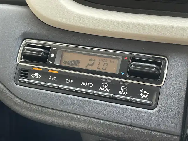 スズキ ソリオ HV MZ 滋賀県 2023(令5)年 2.1万km メロウディープレッドパール 禁煙車/純正９型ナビ/CD/DVD/Bluetooth/フルセグTV/全方位カメラ/ETC/ドラレコ前後/両側パワースライドドア/HUD/レーダークルーズコントロール/アイドリングストップ/シートヒーター/オートライト/LEDヘッドライト/オートハイビーム/衝突軽減ブレーキ/純正アルミホイール/純正フロアマット/ドアバイザー/革巻きステアリング/ステアリングスイッチ/コーナーセンサー