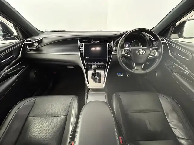 トヨタ ハリアー プログレス メタル&レザーP 道央・札幌 2018(平30)年 7.9万km ブラック ・４WD/・純正メモリナビ/・CD/DVD/SD/BT/USB/AUX/・フルセグTV/・JBLサウンド/・パノラマルーフ/・バックカメラ/サイドカメラ/・ビルトインETC/・トヨタセーフティーセンス/・プリクラッシュセーフティ/・レーンキープアシスト/・クリアランスソナー/・ブレーキホールド/・横滑り防止装置/・ステアリングスイッチ/・オートマチックハイビーム/・オートライト/・フォグランプ/・パワーバックドア/・D+N席シートヒーター/・D+N席パワーシート(D席メモリ付き)/・純正18インチAW/・純正フロアマット/・ドアバイザー/・プッシュスタート/・スマートキー/・スペアキー（カードキー）/・保証書/・取扱説明書