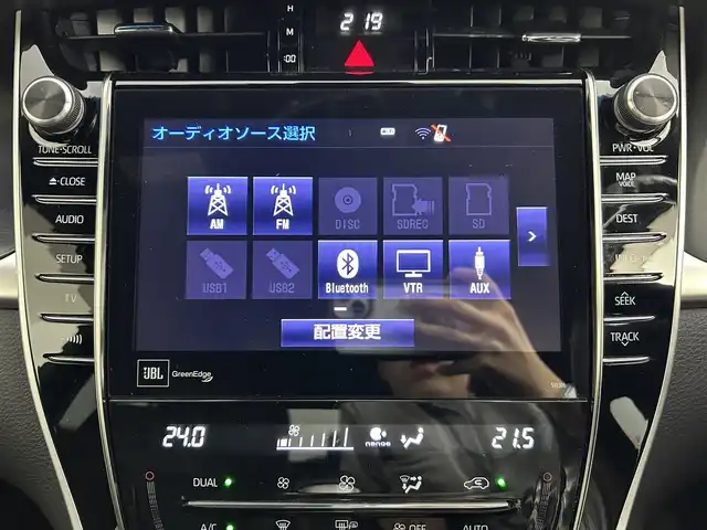 トヨタ ハリアー プログレス メタル&レザーP 道央・札幌 2018(平30)年 7.9万km ブラック ・４WD/・純正メモリナビ/・CD/DVD/SD/BT/USB/AUX/・フルセグTV/・JBLサウンド/・パノラマルーフ/・バックカメラ/サイドカメラ/・ビルトインETC/・トヨタセーフティーセンス/・プリクラッシュセーフティ/・レーンキープアシスト/・クリアランスソナー/・ブレーキホールド/・横滑り防止装置/・ステアリングスイッチ/・オートマチックハイビーム/・オートライト/・フォグランプ/・パワーバックドア/・D+N席シートヒーター/・D+N席パワーシート(D席メモリ付き)/・純正18インチAW/・純正フロアマット/・ドアバイザー/・プッシュスタート/・スマートキー/・スペアキー（カードキー）/・保証書/・取扱説明書