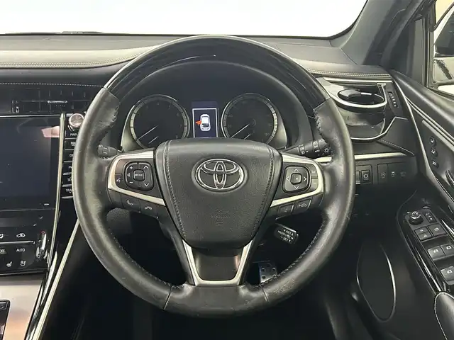 トヨタ ハリアー プログレス メタル&レザーP 道央・札幌 2018(平30)年 7.9万km ブラック ・４WD/・純正メモリナビ/・CD/DVD/SD/BT/USB/AUX/・フルセグTV/・JBLサウンド/・パノラマルーフ/・バックカメラ/サイドカメラ/・ビルトインETC/・トヨタセーフティーセンス/・プリクラッシュセーフティ/・レーンキープアシスト/・クリアランスソナー/・ブレーキホールド/・横滑り防止装置/・ステアリングスイッチ/・オートマチックハイビーム/・オートライト/・フォグランプ/・パワーバックドア/・D+N席シートヒーター/・D+N席パワーシート(D席メモリ付き)/・純正18インチAW/・純正フロアマット/・ドアバイザー/・プッシュスタート/・スマートキー/・スペアキー（カードキー）/・保証書/・取扱説明書