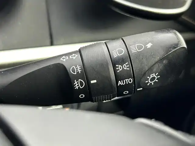 トヨタ ハリアー プログレス メタル&レザーP 道央・札幌 2018(平30)年 7.9万km ブラック ・４WD/・純正メモリナビ/・CD/DVD/SD/BT/USB/AUX/・フルセグTV/・JBLサウンド/・パノラマルーフ/・バックカメラ/サイドカメラ/・ビルトインETC/・トヨタセーフティーセンス/・プリクラッシュセーフティ/・レーンキープアシスト/・クリアランスソナー/・ブレーキホールド/・横滑り防止装置/・ステアリングスイッチ/・オートマチックハイビーム/・オートライト/・フォグランプ/・パワーバックドア/・D+N席シートヒーター/・D+N席パワーシート(D席メモリ付き)/・純正18インチAW/・純正フロアマット/・ドアバイザー/・プッシュスタート/・スマートキー/・スペアキー（カードキー）/・保証書/・取扱説明書