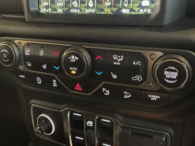 クライスラー・ジープ ジープ ラングラー アンリミテッド サハラ 宮城県 2020(令2)年 4万km ガンＭ アダプティブクルーズコントロール/ブラインドスポットモニター/純正ナビゲーションシステム/フルセグTV/フロント/サイド/バックカメラ/AppleCarPlay/ブラックレザーシート/シートヒーター/ステアリングヒーター/LEDヘッドライト/オートライト/純正18インチAW/スマートキー/ETC車載器/ステアリングスイッチ/アイドリングストップ