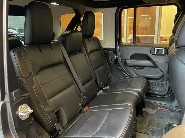 クライスラー・ジープ ジープ ラングラー アンリミテッド サハラ 宮城県 2020(令2)年 4万km ガンＭ アダプティブクルーズコントロール/ブラインドスポットモニター/純正ナビゲーションシステム/フルセグTV/フロント/サイド/バックカメラ/AppleCarPlay/ブラックレザーシート/シートヒーター/ステアリングヒーター/LEDヘッドライト/オートライト/純正18インチAW/スマートキー/ETC車載器/ステアリングスイッチ/アイドリングストップ