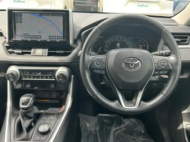 トヨタ ＲＡＶ４ G Zパッケージ 大阪府 2020(令2)年 4.1万km アティチュードブラックマイカ 純正９インチナビ　/  フルセグTV/CD/DVD/Bluetooth/USB/バックモニター　/トヨタセーフティセンス/クリアランスソナー/デジタルインナーミラー/ブラインドスポットモニター　/前席シートヒーター　/電動リアゲート　/運転席メモリー付きパワーシート/ダウンヒルアシストコントロール/ステアリングヒーター/オートマチックハイビーム/前方ドライブレコーダー　/ワイヤレス充電/純正19インチアルミホイール　/ビルトインＥＴＣ2.0　/ＬＥＤ