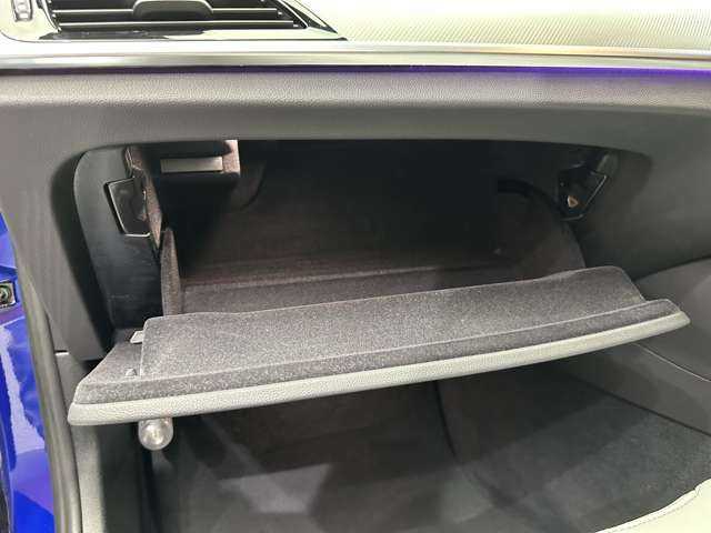 ＢＭＷ Ｍ５ 千葉県 2018(平30)年 4.6万km 青Ｍ カーボンルーフ　/ベンチレーター　/HUD　/純正ナビ　/360°カメラ　/ACC/白革　/シートヒーター　/パワーシート　/PDC　/パーキングアシスト　/LEDヘッドライト　/オートライト　/BSM　/電動リアゲート　/パドルシフト