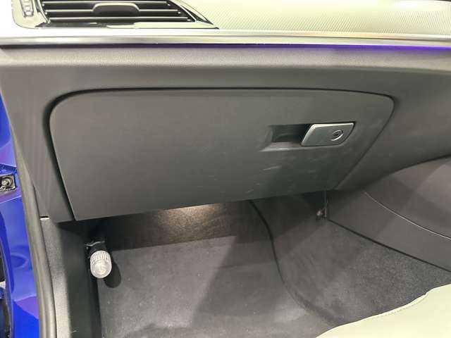 ＢＭＷ Ｍ５ 千葉県 2018(平30)年 4.6万km 青Ｍ カーボンルーフ　/ベンチレーター　/HUD　/純正ナビ　/360°カメラ　/ACC/白革　/シートヒーター　/パワーシート　/PDC　/パーキングアシスト　/LEDヘッドライト　/オートライト　/BSM　/電動リアゲート　/パドルシフト