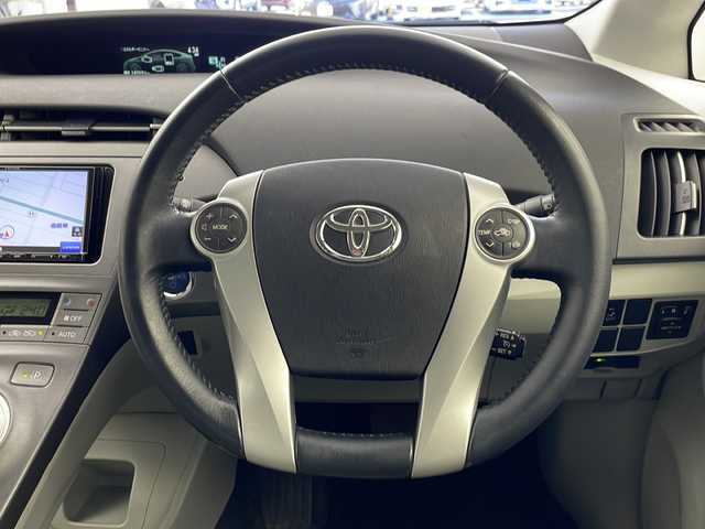 トヨタ プリウス G 岐阜県 2012(平24)年 14.3万km シルバーM 社外ナビ/　(AM/FM/CD/DVD/Bluetooth/TV)/バックカメラ/クルーズコントロール/ハーフレザーシート/革巻きステアリング/ステアリングリモコン/ドライブレコーダー/ETC/HIDヘッドライト/純正フロアマット