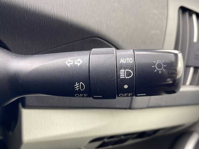 トヨタ プリウス G 岐阜県 2012(平24)年 14.3万km シルバーM 社外ナビ/　(AM/FM/CD/DVD/Bluetooth/TV)/バックカメラ/クルーズコントロール/ハーフレザーシート/革巻きステアリング/ステアリングリモコン/ドライブレコーダー/ETC/HIDヘッドライト/純正フロアマット