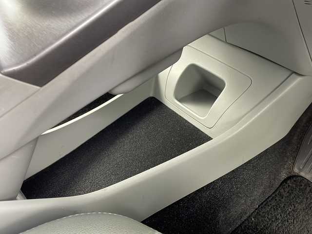 トヨタ プリウス G 岐阜県 2012(平24)年 14.3万km シルバーM 社外ナビ/　(AM/FM/CD/DVD/Bluetooth/TV)/バックカメラ/クルーズコントロール/ハーフレザーシート/革巻きステアリング/ステアリングリモコン/ドライブレコーダー/ETC/HIDヘッドライト/純正フロアマット