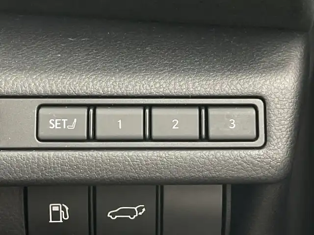 レクサス ＬＢＸ モリゾウ RR 愛知県 2025(令7)年 0.9万km 白Ⅱ ワンオーナー/6速MT/４WD/2トーン/禁煙車/純正9.8インチナビ/（AM/FM/Bluetooth/USB/フルセグTV）/全方位カメラ/マークレビンソン/レクサスセーフティシステム/・プリクラッシュセーフティ/・レーダークルーズコントロール/・レーントレーシングアシスト/・レーンディパーチャーアラート/・プロアクティブドライビングシステム/・アダプティブハイビームシステム/・パーキングサポートブレーキ/・ブラインドスポットモニター/・安心降車アシスト/・リアクロストラフィックアラート/ヘッドアップディスプレイ/ETC2.0/ワイヤレス充電/黒レザーシート/パワーシート/メモリシート/シートヒーター/ステアリングヒーター/パワーバックドア/純正19インチアルミホイール/純正キャリパー/LEDヘッドライト/フロントフォグランプ/スマートキー/プッシュスタート/純正フロアマット/横滑り防止装置