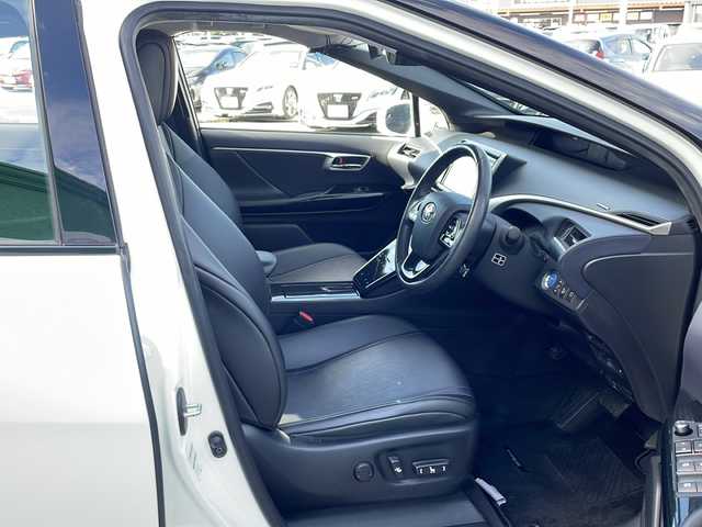 トヨタ ＭＩＲＡＩ 徳島県 2019(平31)年 4.6万km 白Ⅱ 純正9インチナビ【DSZT-YB4Y】/バックカメラ/レーダークルーズコントロール/前席パワーシート（D+N席）/メモリー機能（D席）/全席シートヒーター/ステアリングヒーター/レーンディパーチャーアラート〔LDA〕/プリクラッシュセーフティ〔PCS〕/ブラインドスポットモニター〔BSM〕/前後コーナーセンサー/LEDヘッドライト/オートハイビーム/フルオートウィンドウ/スペアキー/ETC2.0/前後ドラレコ/純正17AW/純正フロアマット/ボディカラー/カラーコード【2NL】/「ブラック/ホワイトパールクリスタルシャイン」