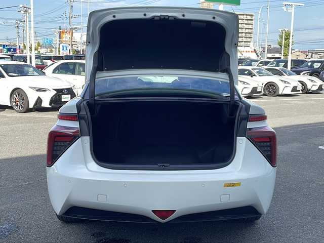トヨタ ＭＩＲＡＩ 徳島県 2019(平31)年 4.6万km 白Ⅱ 純正9インチナビ【DSZT-YB4Y】/バックカメラ/レーダークルーズコントロール/前席パワーシート（D+N席）/メモリー機能（D席）/全席シートヒーター/ステアリングヒーター/レーンディパーチャーアラート〔LDA〕/プリクラッシュセーフティ〔PCS〕/ブラインドスポットモニター〔BSM〕/前後コーナーセンサー/LEDヘッドライト/オートハイビーム/フルオートウィンドウ/スペアキー/ETC2.0/前後ドラレコ/純正17AW/純正フロアマット/ボディカラー/カラーコード【2NL】/「ブラック/ホワイトパールクリスタルシャイン」