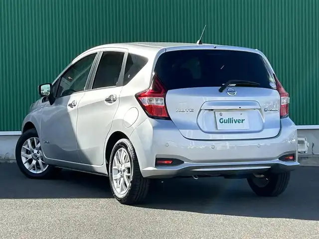 日産 ノート e－パワー X Vセレクション 宮城県 2020(令2)年 8.3万km ブリリアントシルバー 地図SDカードなし/ワンオーナー/インテリジェントエマージェンシーブレーキ/車線逸脱警報/踏み間違い衝突防止アシスト/コーナーセンサー/インテリジェントルームミラー/インテリジェントアラウンドビューモニター/純正7インチナビ/(フルセグTV/CD/DVD/SD/BT/AUX)/ドライブレコーダー前後/ETC/オートエアコン/ドライブセレクト/ステアリングスイッチ/プッシュスタート＆スマートキー/ウインカー付き電動格納ミラー/純正フロアマット/LEDヘッドライト/ハイビームアシスト/フォグランプ/オートライト/純正15インチAW