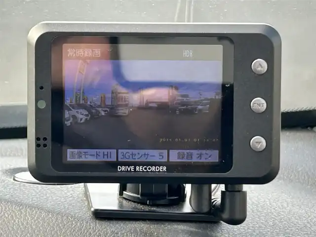 日産 ノート e－パワー X Vセレクション 宮城県 2020(令2)年 8.3万km ブリリアントシルバー 地図SDカードなし/ワンオーナー/インテリジェントエマージェンシーブレーキ/車線逸脱警報/踏み間違い衝突防止アシスト/コーナーセンサー/インテリジェントルームミラー/インテリジェントアラウンドビューモニター/純正7インチナビ/(フルセグTV/CD/DVD/SD/BT/AUX)/ドライブレコーダー前後/ETC/オートエアコン/ドライブセレクト/ステアリングスイッチ/プッシュスタート＆スマートキー/ウインカー付き電動格納ミラー/純正フロアマット/LEDヘッドライト/ハイビームアシスト/フォグランプ/オートライト/純正15インチAW