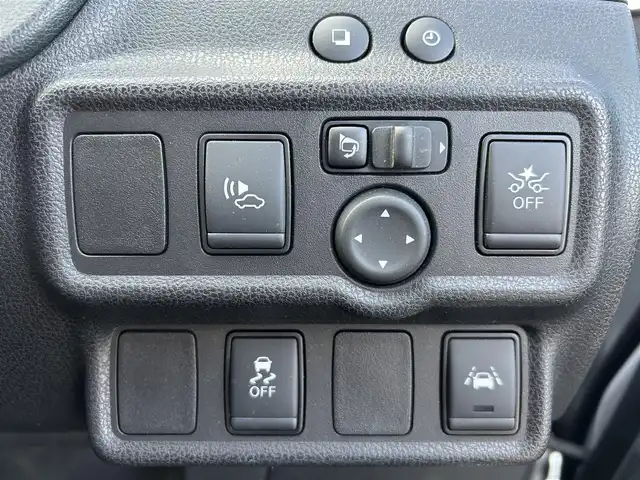 日産 ノート e－パワー X Vセレクション 宮城県 2020(令2)年 8.3万km ブリリアントシルバー 地図SDカードなし/ワンオーナー/インテリジェントエマージェンシーブレーキ/車線逸脱警報/踏み間違い衝突防止アシスト/コーナーセンサー/インテリジェントルームミラー/インテリジェントアラウンドビューモニター/純正7インチナビ/(フルセグTV/CD/DVD/SD/BT/AUX)/ドライブレコーダー前後/ETC/オートエアコン/ドライブセレクト/ステアリングスイッチ/プッシュスタート＆スマートキー/ウインカー付き電動格納ミラー/純正フロアマット/LEDヘッドライト/ハイビームアシスト/フォグランプ/オートライト/純正15インチAW