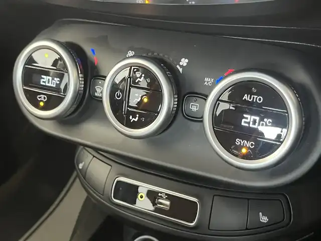 フィアット ５００Ｘ ポップスタープラス 岐阜県 2016(平28)年 3.8万km 赤 carrozzeriaナビ AVIC-RZ06/　デジタルテレビ　DVD CD　Bluetooth　USB/前席シートヒーター/アダプティブクルーズコントロール/バックカメラ/パドルシフト/レーンデパーチャーウォーニング/エレクトロニック スタビリティ コントロール/ブラインドスポットモニター/スマートキースペア/前後ドライブレコーダー