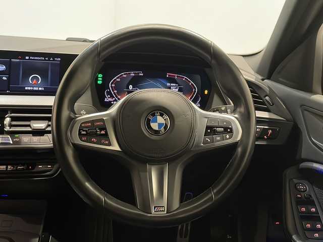 ＢＭＷ １１８ｄ Mスポーツ 新潟県 2020(令2)年 4万km アルピンホワイトⅢ オプション/iDriveナビゲーションパッケージ/-BMWライブコックピット/-HDDナビゲーションシステム/-BMWインテリジェントパーソナルアシスタント/-DSRC車載器（ルームミラー内蔵、ETC機能付）/-BMWコネクテッドドライブプロフェッショナル/コンフォートパッケージ/-オートマチックテールゲートオペレーション（オープン/クローズ）/-アクティブクルーズコントロール（ストップ&ゴー機能付）/ストレージパッケージ/-ストレージコンパートメントパッケージ/-ラゲージコンパートメントパッケージ/-ラゲージコンパートメントネット/主要装備/バックカメラ/運転席パワーシート/ブラインドスポットアシスト/純正18インチアルミホイール