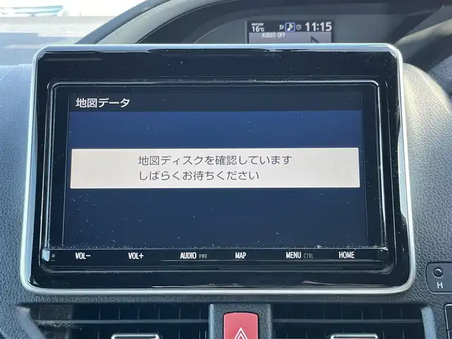 トヨタ ヴォクシー ハイブリッド ZS 煌Ⅱ 奈良県 2020(令2)年 4万km ホワイトパールクリスタルシャイン 純正9インチナビ（NSZT-Y68T）/（フルセグ/BT/CD/DVD）/純正12インチフリップダウンモニター（V12T-R68C）/クルーズコントロール/バックカメラ/前後コーナーセンサー/プリクラッシュセーフティ/レーンキープアシスト/両側パワースライドドア/前席シートヒーター/後席サンシェード/ETC2.0/前後ドライブレコーダー（HDR360GW）/純正16インチAW/保証書/取り扱い説明書