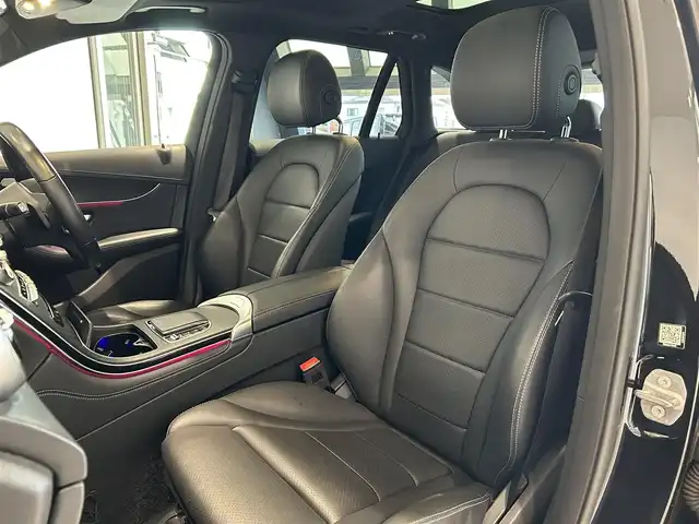 メルセデス・ベンツ ＧＬＣ２２０ d 4マチック ナイトED 愛知県 2020(令2)年 3.6万km オブシディアンブラック パノラミックスライディングルーフ/レーダーセーフティーパッケージ/純正ナビ/液晶メーター/黒革シート/全席シートヒーター/パワーシート/パワーバックドア/ブラックルーフレール/３６０°カメラ/プッシュスタート/ＡＣＣ/ＥＴＣ２．０