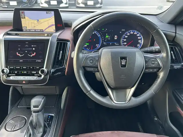 トヨタ クラウン ハイブリッド RS アドバンス 島根県 2018(平30)年 7.7万km ホワイトパールクリスタルシャイン 登録時走行距離　76966km/純正SDナビ【CD/DVD/Bluetooth/Blu-lay】/フルセグテレビ/レーダークルーズコントロール/全周囲カメラ/ブラインドスポットモニター/ヘッドアップディスプレイ/デジタルインナーミラー/フォグランプ/前席パワーシート/電動パーキングブレーキ/オートライト/オートブレーキホールド/ドライブレコーダー/ETC2.0/純正18インチアルミホイール