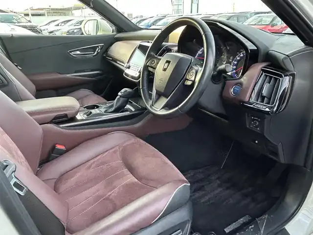 トヨタ クラウン ハイブリッド RS アドバンス 島根県 2018(平30)年 7.7万km ホワイトパールクリスタルシャイン 登録時走行距離　76966km/純正SDナビ【CD/DVD/Bluetooth/Blu-lay】/フルセグテレビ/レーダークルーズコントロール/全周囲カメラ/ブラインドスポットモニター/ヘッドアップディスプレイ/デジタルインナーミラー/フォグランプ/前席パワーシート/電動パーキングブレーキ/オートライト/オートブレーキホールド/ドライブレコーダー/ETC2.0/純正18インチアルミホイール