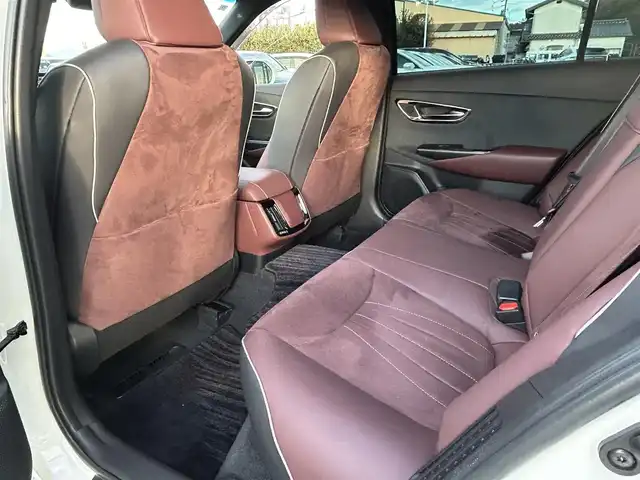 トヨタ クラウン ハイブリッド RS アドバンス 島根県 2018(平30)年 7.7万km ホワイトパールクリスタルシャイン 登録時走行距離　76966km/純正SDナビ【CD/DVD/Bluetooth/Blu-lay】/フルセグテレビ/レーダークルーズコントロール/全周囲カメラ/ブラインドスポットモニター/ヘッドアップディスプレイ/デジタルインナーミラー/フォグランプ/前席パワーシート/電動パーキングブレーキ/オートライト/オートブレーキホールド/ドライブレコーダー/ETC2.0/純正18インチアルミホイール