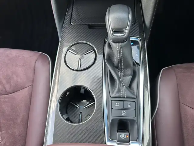 トヨタ クラウン ハイブリッド RS アドバンス 島根県 2018(平30)年 7.7万km ホワイトパールクリスタルシャイン 登録時走行距離　76966km/純正SDナビ【CD/DVD/Bluetooth/Blu-lay】/フルセグテレビ/レーダークルーズコントロール/全周囲カメラ/ブラインドスポットモニター/ヘッドアップディスプレイ/デジタルインナーミラー/フォグランプ/前席パワーシート/電動パーキングブレーキ/オートライト/オートブレーキホールド/ドライブレコーダー/ETC2.0/純正18インチアルミホイール