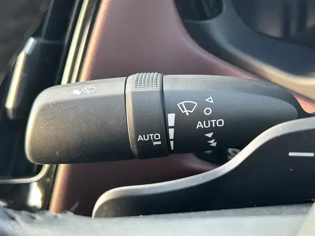 トヨタ クラウン ハイブリッド RS アドバンス 島根県 2018(平30)年 7.7万km ホワイトパールクリスタルシャイン 登録時走行距離　76966km/純正SDナビ【CD/DVD/Bluetooth/Blu-lay】/フルセグテレビ/レーダークルーズコントロール/全周囲カメラ/ブラインドスポットモニター/ヘッドアップディスプレイ/デジタルインナーミラー/フォグランプ/前席パワーシート/電動パーキングブレーキ/オートライト/オートブレーキホールド/ドライブレコーダー/ETC2.0/純正18インチアルミホイール