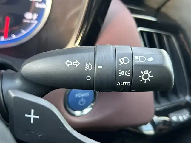 トヨタ クラウン ハイブリッド RS アドバンス 島根県 2018(平30)年 7.7万km ホワイトパールクリスタルシャイン 登録時走行距離　76966km/純正SDナビ【CD/DVD/Bluetooth/Blu-lay】/フルセグテレビ/レーダークルーズコントロール/全周囲カメラ/ブラインドスポットモニター/ヘッドアップディスプレイ/デジタルインナーミラー/フォグランプ/前席パワーシート/電動パーキングブレーキ/オートライト/オートブレーキホールド/ドライブレコーダー/ETC2.0/純正18インチアルミホイール