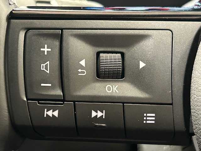 日産 エクストレイル X e－4ORCE 宮城県 2022(令4)年 1.6万km カーマインレッド ３６０°セーフティアシスト/・プロパイロット/・インテリジェントエマージェンシーブレーキ/・インテリジェントFCW（前方衝突予測警報）/・インテリジェントLI（車検逸脱防止支援システム）/・インテリジェントBSI（後側方衝突防止支援システム）/・ペダル踏み間違い防止機能/・急発進抑制装置/４WD/・ダウンヒルアシスト/純正ナビ/・フルセグTV/Bluetooth/USB/・ETC/・ドライブレコーダー前後/デジタルインナーミラー/ブラインドスポットモニター/電子パーキング/・オートブレーキホールド/革巻ステアリング/・ステアリングスイッチ/・ステアリングヒーター/パワーシート（運転席）/・シートヒーター（運転席）/プッシュスタート/・スマートキー/・アイドリングストップ/LEDヘッドライト/・オートライト/・オートハイビーム/電動格納ミラー/・純正フロアマット/・純正アルミホイール/・純正ドアバイザー/・ルーフレール