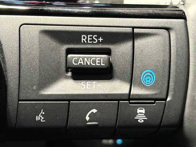 日産 エクストレイル X e－4ORCE 宮城県 2022(令4)年 1.6万km カーマインレッド ３６０°セーフティアシスト/・プロパイロット/・インテリジェントエマージェンシーブレーキ/・インテリジェントFCW（前方衝突予測警報）/・インテリジェントLI（車検逸脱防止支援システム）/・インテリジェントBSI（後側方衝突防止支援システム）/・ペダル踏み間違い防止機能/・急発進抑制装置/４WD/・ダウンヒルアシスト/純正ナビ/・フルセグTV/Bluetooth/USB/・ETC/・ドライブレコーダー前後/デジタルインナーミラー/ブラインドスポットモニター/電子パーキング/・オートブレーキホールド/革巻ステアリング/・ステアリングスイッチ/・ステアリングヒーター/パワーシート（運転席）/・シートヒーター（運転席）/プッシュスタート/・スマートキー/・アイドリングストップ/LEDヘッドライト/・オートライト/・オートハイビーム/電動格納ミラー/・純正フロアマット/・純正アルミホイール/・純正ドアバイザー/・ルーフレール