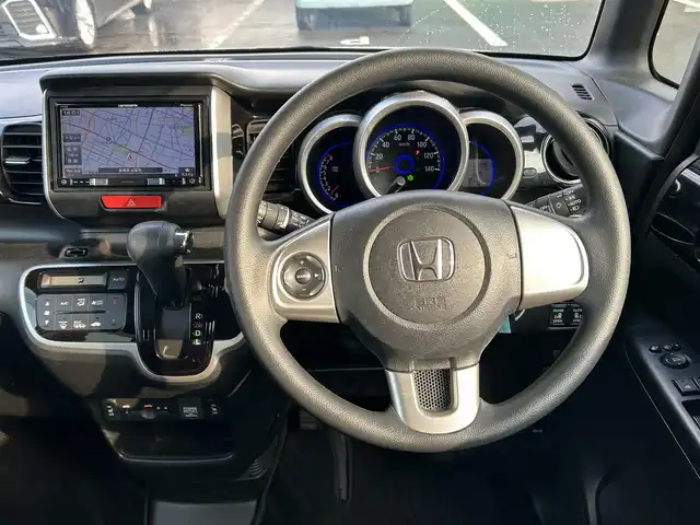 ホンダ Ｎ ＢＯＸ カスタム SSパッケージ 島根県 2016(平28)年 7.9万km プレミアムホワイトパールⅡ 社外メモリナビ　/フルセグTV　/ＤＶＤ再生　/Ｂｌｕｅｔｏｏｔｈ接続　/バックカメラ　/ビルトインＥＴＣ　/両側パワースライドドア　/アイドリングストップ　/衝突軽減ブレーキ/シートーヒーター　/スマートキー/プッシュスタート　/純正ＨＩＤヘッドライト　/純正１４インチアルミホイール/純正フロアマット