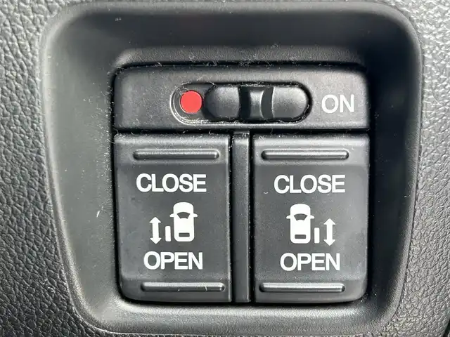 ホンダ Ｎ ＢＯＸ カスタム SSパッケージ 島根県 2016(平28)年 7.9万km プレミアムホワイトパールⅡ 社外メモリナビ　/フルセグTV　/ＤＶＤ再生　/Ｂｌｕｅｔｏｏｔｈ接続　/バックカメラ　/ビルトインＥＴＣ　/両側パワースライドドア　/アイドリングストップ　/衝突軽減ブレーキ/シートーヒーター　/スマートキー/プッシュスタート　/純正ＨＩＤヘッドライト　/純正１４インチアルミホイール/純正フロアマット