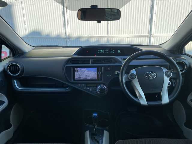 トヨタ アクア G 茨城県 2014(平26)年 4.8万km ライムホワイトパールクリスタルシャイン 純正ナビ【BT/CD/DVD/AM/FM/フルセグ】/バックカメラ/シートヒーター/ETC/フォグライト/オートライト/盗難防止装置/横滑り防止装置/純正フロアマット/保証書/スペアキー×１