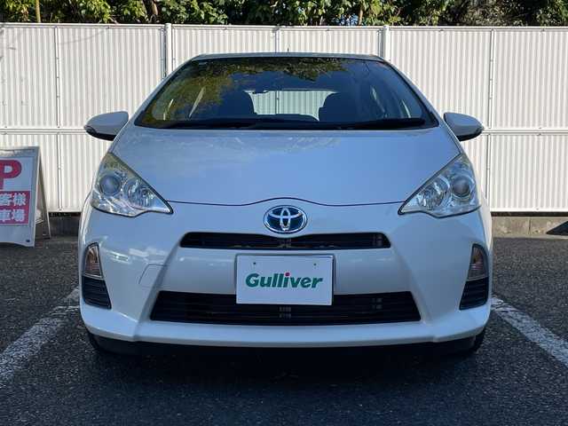 トヨタ アクア G 茨城県 2014(平26)年 4.8万km ライムホワイトパールクリスタルシャイン 純正ナビ【BT/CD/DVD/AM/FM/フルセグ】/バックカメラ/シートヒーター/ETC/フォグライト/オートライト/盗難防止装置/横滑り防止装置/純正フロアマット/保証書/スペアキー×１