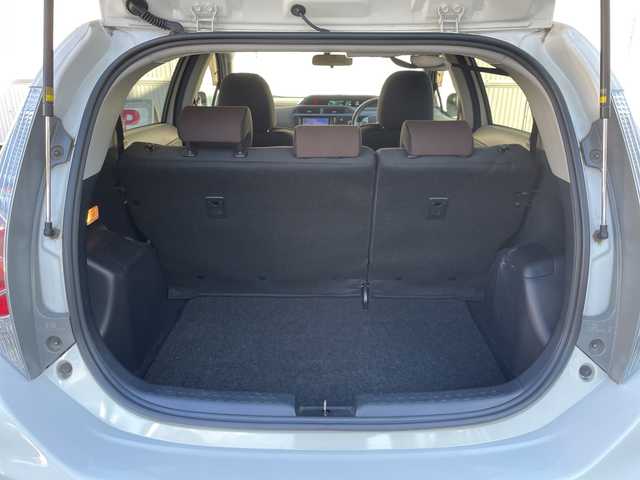 トヨタ アクア G 茨城県 2014(平26)年 4.8万km ライムホワイトパールクリスタルシャイン 純正ナビ【BT/CD/DVD/AM/FM/フルセグ】/バックカメラ/シートヒーター/ETC/フォグライト/オートライト/盗難防止装置/横滑り防止装置/純正フロアマット/保証書/スペアキー×１