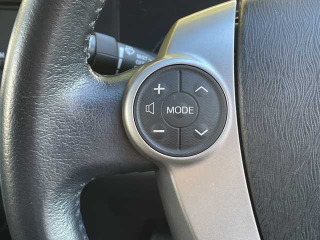 トヨタ アクア G 茨城県 2014(平26)年 4.8万km ライムホワイトパールクリスタルシャイン 純正ナビ【BT/CD/DVD/AM/FM/フルセグ】/バックカメラ/シートヒーター/ETC/フォグライト/オートライト/盗難防止装置/横滑り防止装置/純正フロアマット/保証書/スペアキー×１