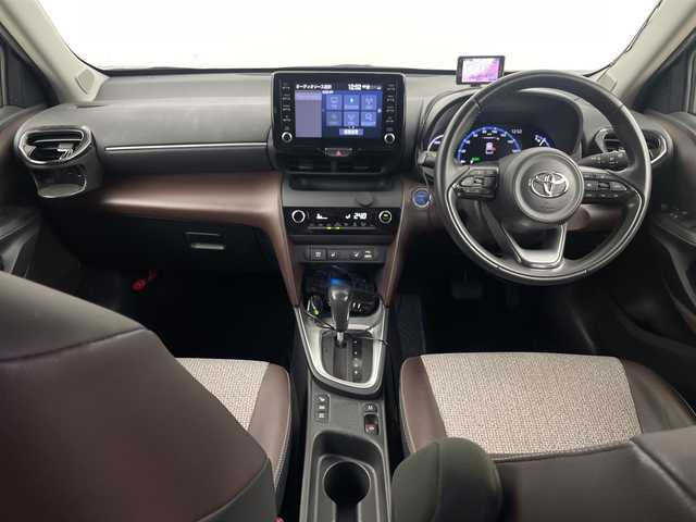 トヨタ ヤリスクロス ハイブリッド Z 埼玉県 2021(令3)年 6.4万km ブラックマイカ/ブラスゴールドメタリック 2トーン 純正ディスプレイオーディオ　/パノラミックビューモニター　/全方位カメラ/トヨタセーフティーセンス　/フルセグＴＶ　/ＣＤ・ＤＶＤ再生/BSM/パーキングアシスト　/前席シートヒーター　/運転席パワーシート/純正アルミホイール/オートマチックハイビーム　/社外ドラレコ　/ＥＴＣ2.0/セーフティーレーダー/オートマティックハイビーム/フォグランプ