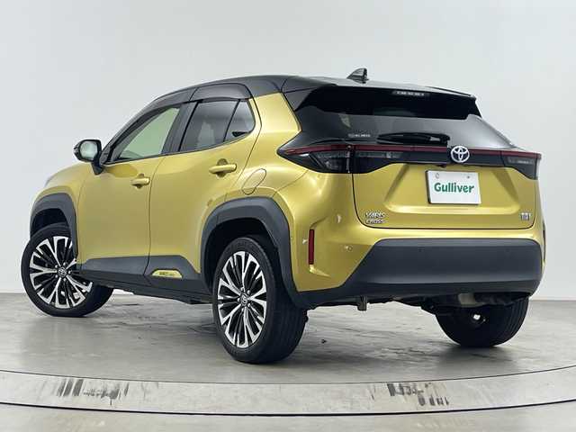 トヨタ ヤリスクロス ハイブリッド Z 埼玉県 2021(令3)年 6.4万km ブラックマイカ/ブラスゴールドメタリック 2トーン 純正ディスプレイオーディオ　/パノラミックビューモニター　/全方位カメラ/トヨタセーフティーセンス　/フルセグＴＶ　/ＣＤ・ＤＶＤ再生/BSM/パーキングアシスト　/前席シートヒーター　/運転席パワーシート/純正アルミホイール/オートマチックハイビーム　/社外ドラレコ　/ＥＴＣ2.0/セーフティーレーダー/オートマティックハイビーム/フォグランプ