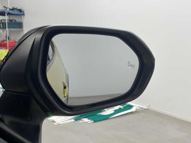 トヨタ ヤリスクロス ハイブリッド Z 埼玉県 2021(令3)年 6.4万km ブラックマイカ/ブラスゴールドメタリック 2トーン 純正ディスプレイオーディオ　/パノラミックビューモニター　/全方位カメラ/トヨタセーフティーセンス　/フルセグＴＶ　/ＣＤ・ＤＶＤ再生/BSM/パーキングアシスト　/前席シートヒーター　/運転席パワーシート/純正アルミホイール/オートマチックハイビーム　/社外ドラレコ　/ＥＴＣ2.0/セーフティーレーダー/オートマティックハイビーム/フォグランプ